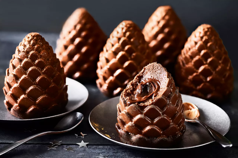 Collection Handmade Chocolate Pine Cones